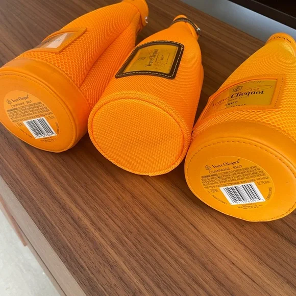 Set of 3 Veuve Clicquot champagne holders - Picture 3 of 3